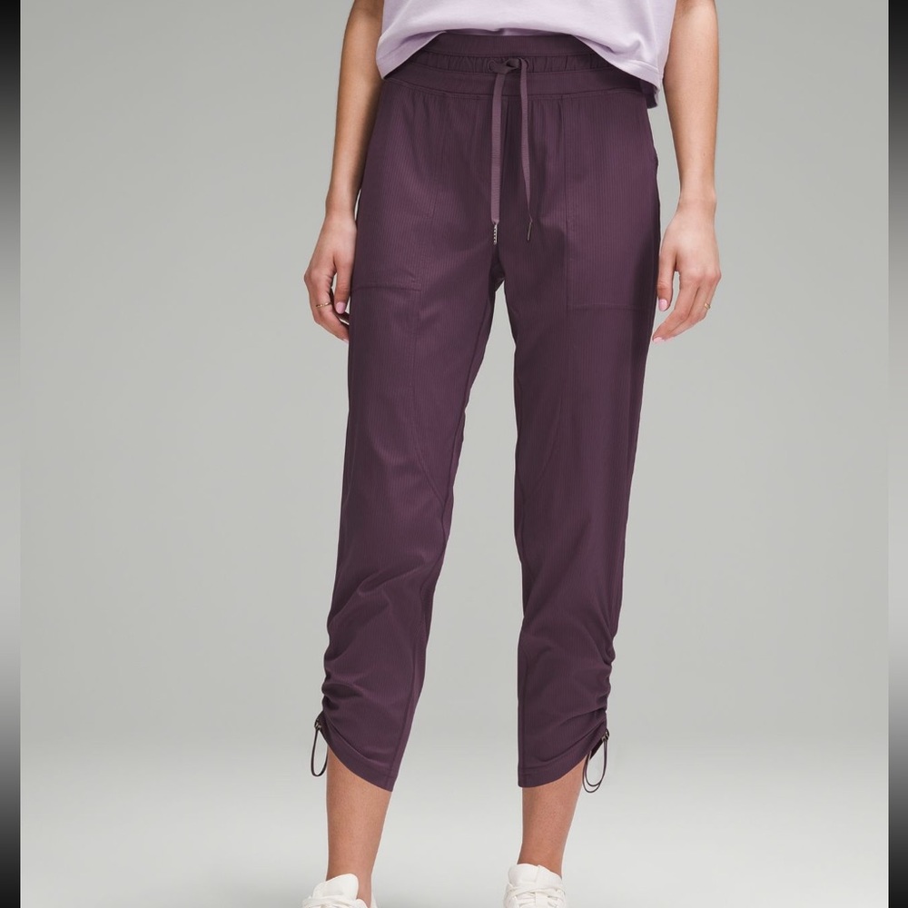 Lululemon Studio Dance Mid-Rise Crop